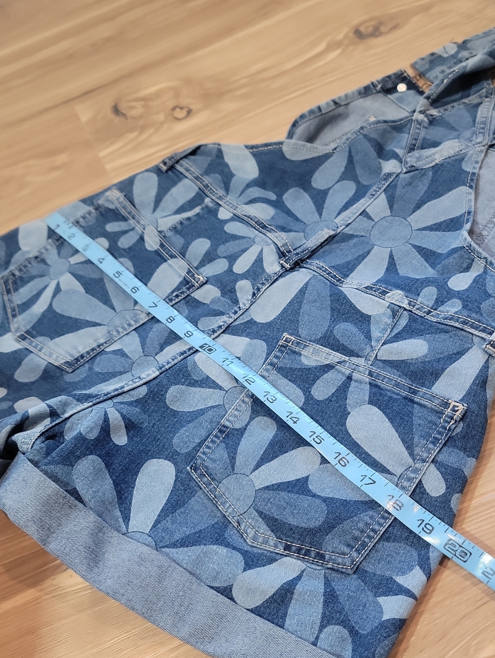 No Boundaries Blue Floral Denim Short Overalls - Picture 11 of 12